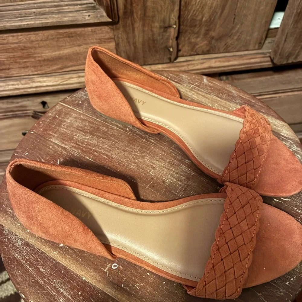 Old Navy rust orange braided suede flats size 7 - Picture 2 of 4